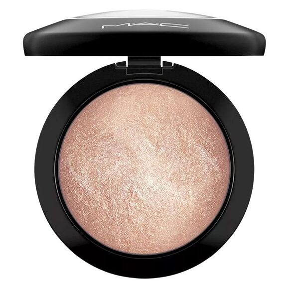 MAC Mineralize Skinfinish Highlighter - Soft and Gentle - Picture 1 of 3